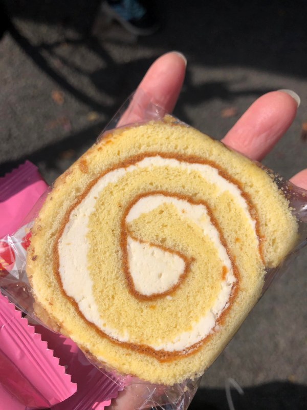 飯山のお土産ロールケーキ